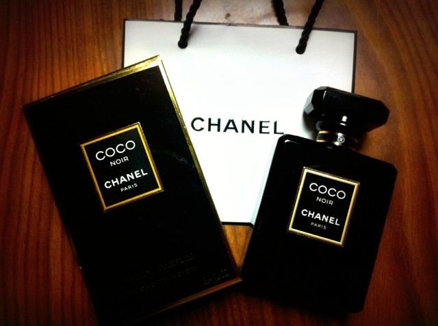 coco-noir-parfume_9400.jpg