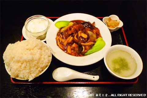 華苑　紅焼肉塊(ホンソウルーカイ)定食