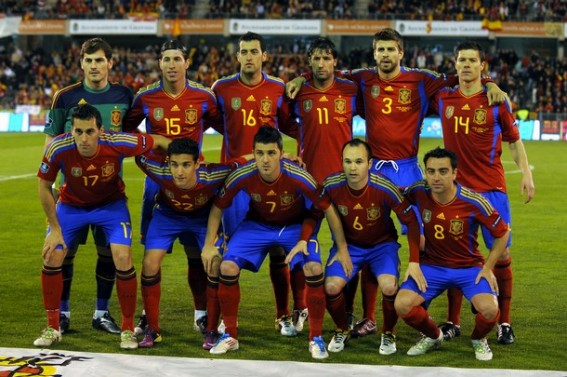 スペイン代表集合写真vsチェコ代表ユーロ2012予選