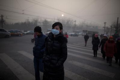 北京咳　深刻化する大気汚染　PM２．５で死者８５００人