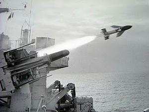 s-HMS_Intrepid_Secat_AntiAircraft_Missile_1982_convert_20100526122931.jpg