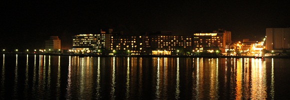 夜の洞爺湖畔