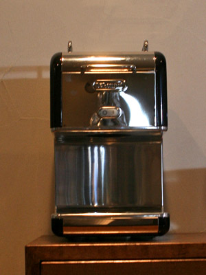 DeLonghi Drip Coffee Maker デロンギドリップコーヒーメーカー