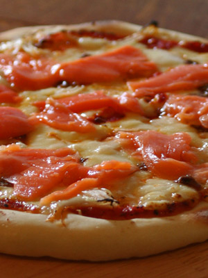 Pizza Salmone e Cipolla 鮭と玉葱のピザ