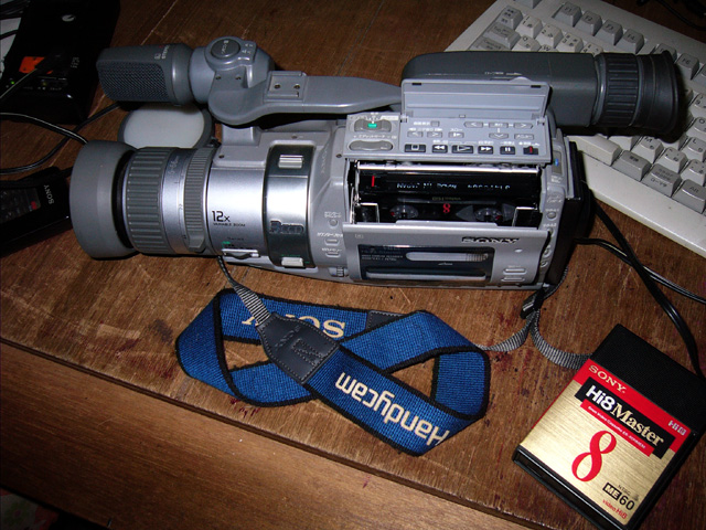 SONY Video Hi8 Handycam PRO CCD-VX1 | 電気的懐古趣味