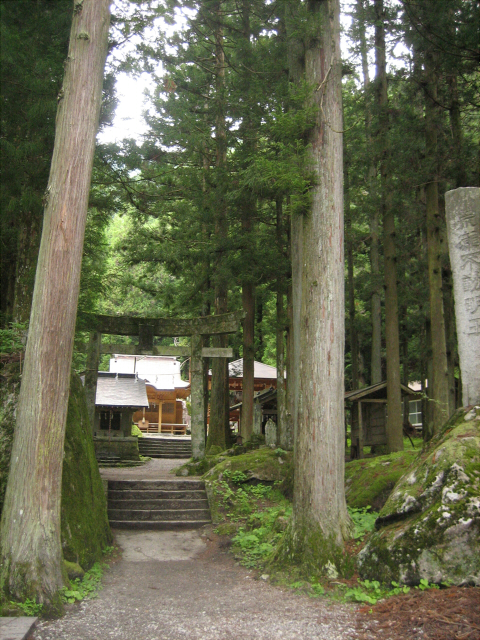 駒ヶ岳神社参道から